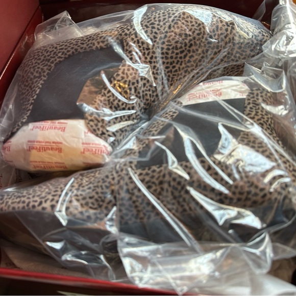 Beautiful Feet - Picture 4 of 4